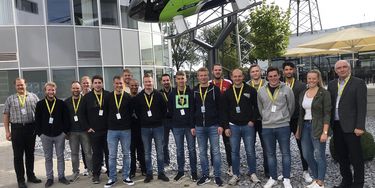 Techniker besuchen Airbus Firmenbesuch bei Airbus