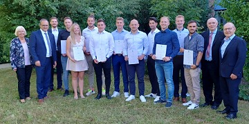 Absolventenfeier Gruppenbild der Absolvent*innen